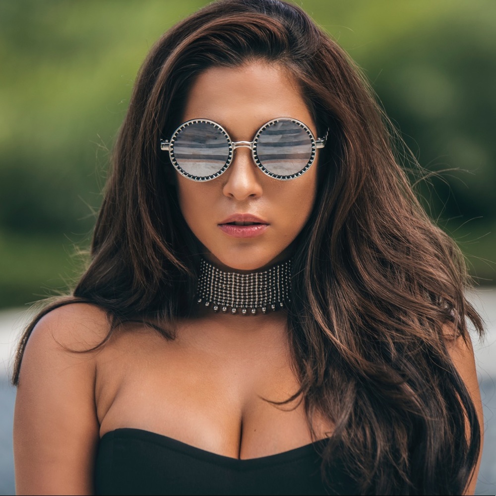 Blue Mirror Round Gold Frame Sunglasses - Picture 4 of 5